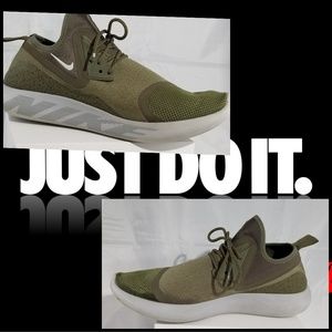 Nike LunarCharge Essential Mens Trainer Shoe S12